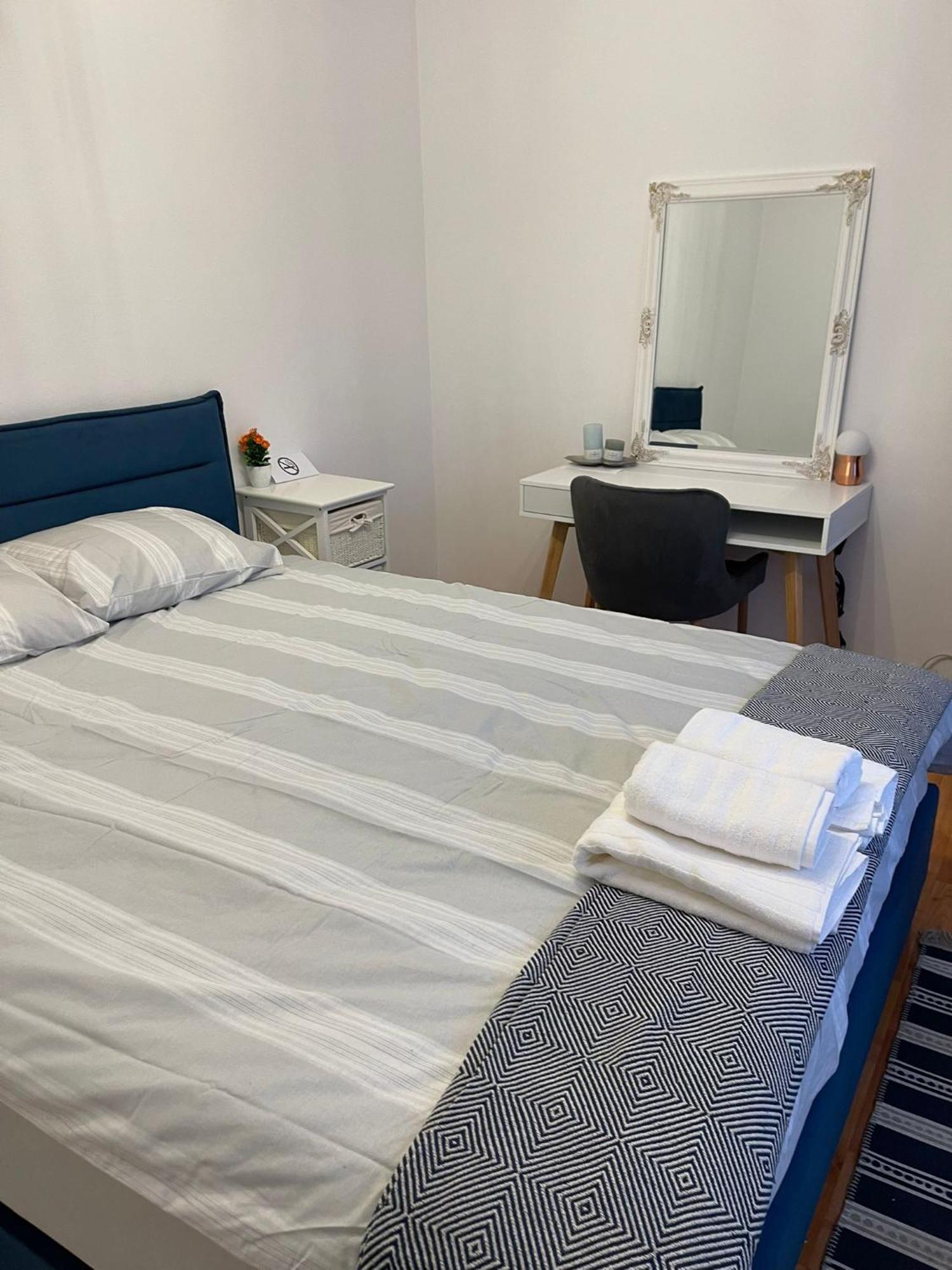 Apartament Zona Marriott-Palatul Parlamentului Bukarest Kültér fotó